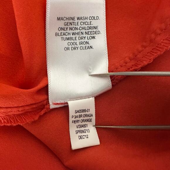 Banana Republic Blouse WMNS PM Red/Orange 3/4 Sleeve V-Neck Pintuck Button Up - Picture 7 of 7